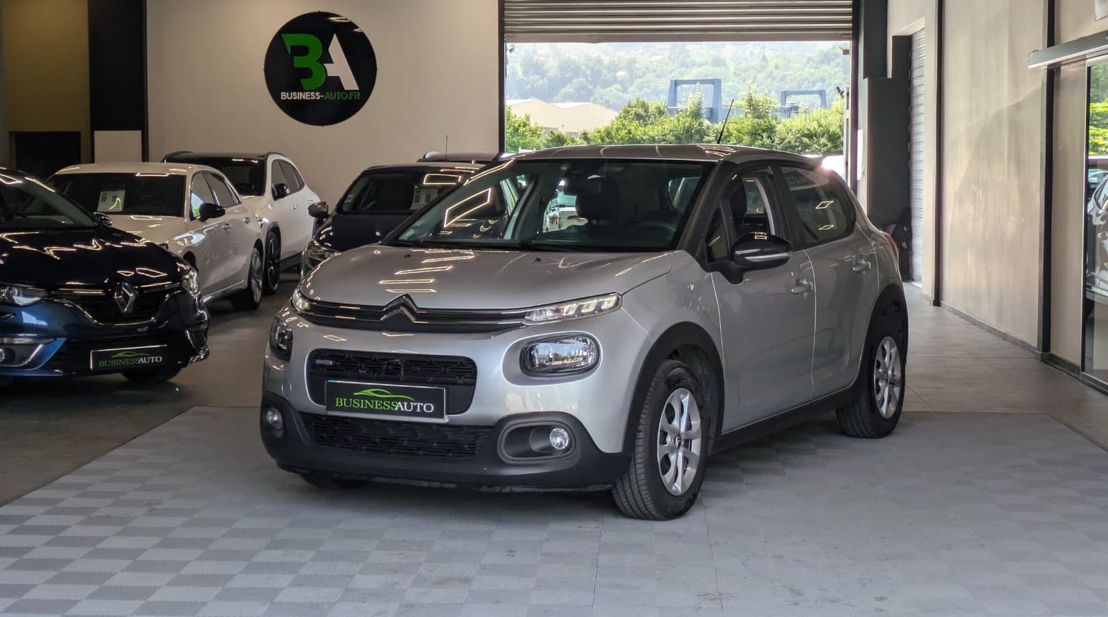 CITROEN C3 ESSENCE 82cv Live / 5 Portes / Attelage / Crit'Air 1