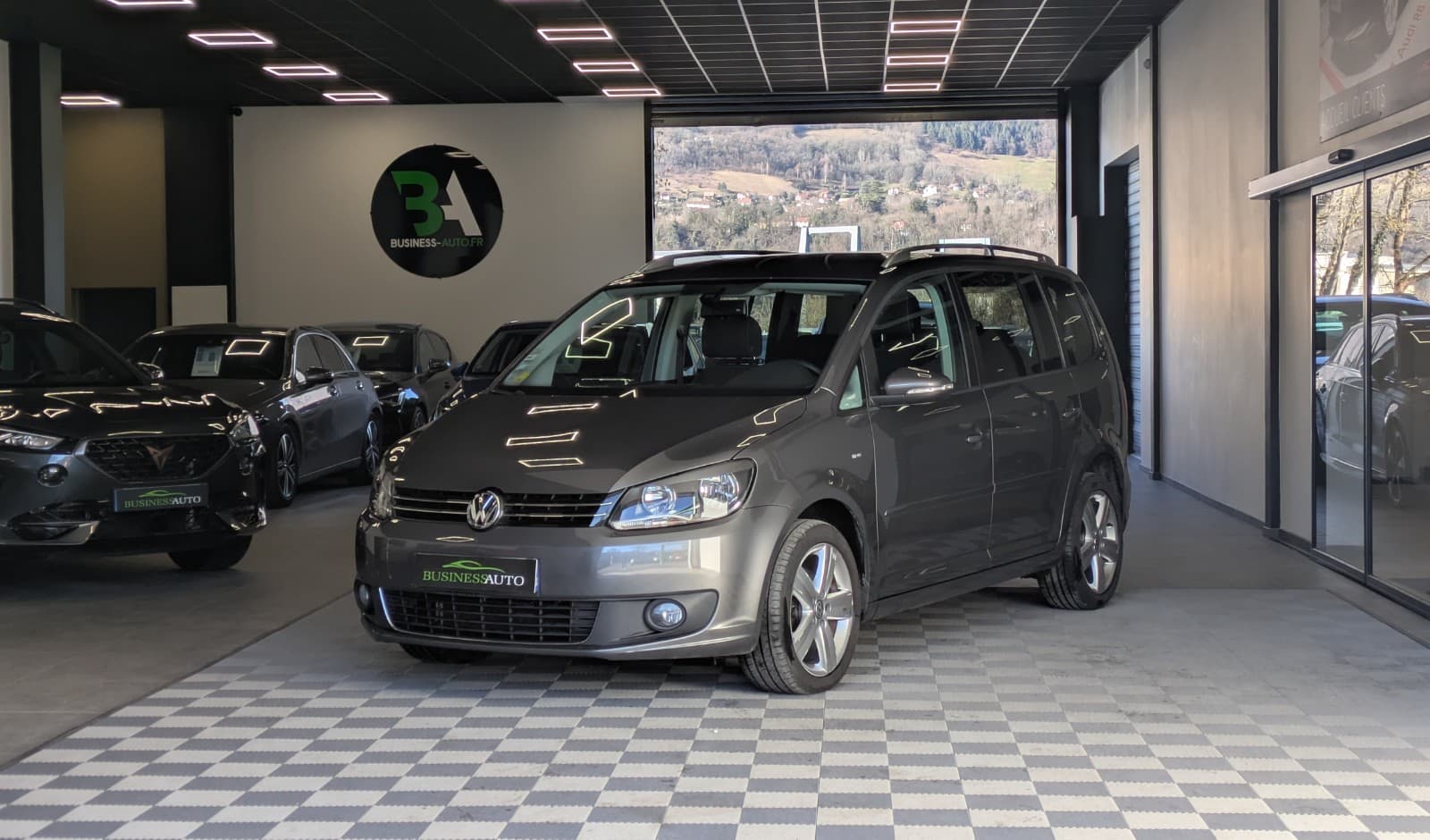 VOLKSWAGEN TOURAN 1.6 TDI 105cv Cup DSG7 / 7 Places / GPS / Radar / Clim Auto / Crit'Air 2