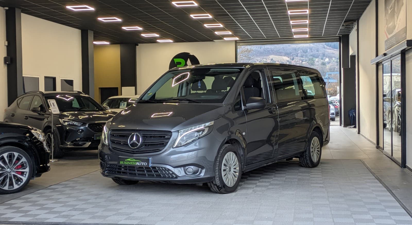 MERCEDES VITO TOURER 116 CDI 163cv Long 9G-Tronic 4x4 First Matic 9 Places / GPS / Caméra de recul / Bluetooth / T.V.A