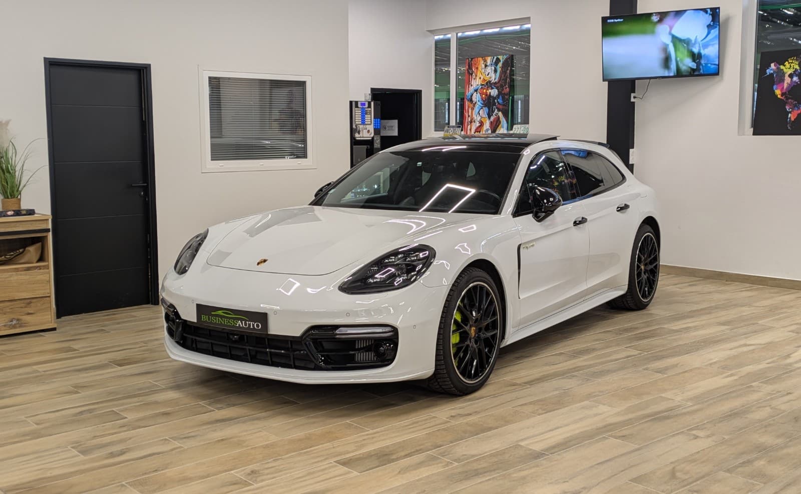PORSCHE PANAMERA Turbo S 4.0 V8 680cv PDK Hybrid Sport Turismo / Blanc Carrara / 53000€ d'options