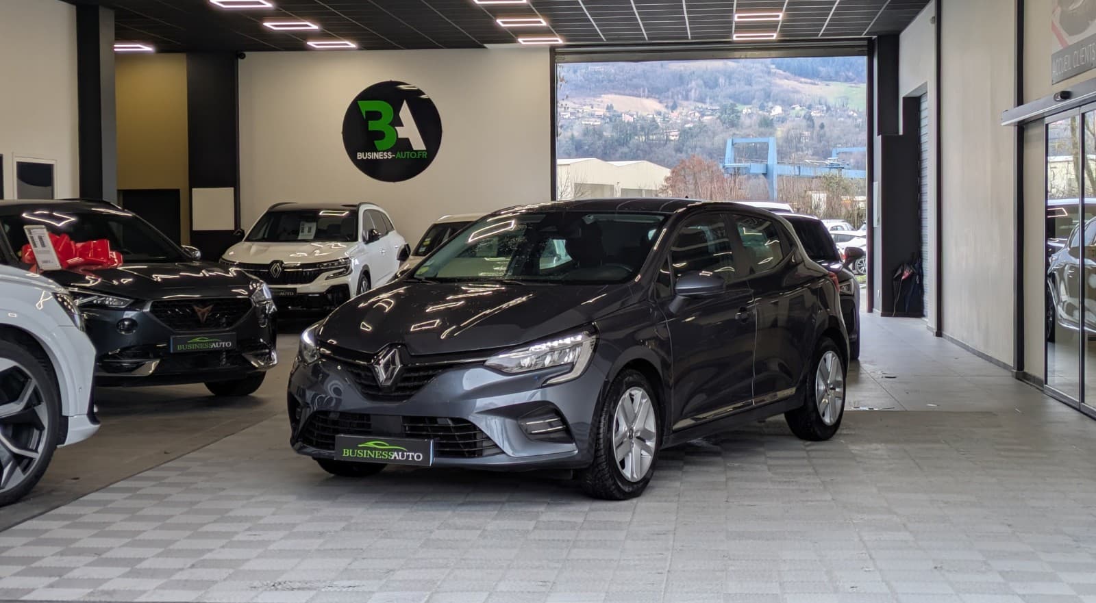 RENAULT CLIO V dCi 85cv Business / GPS / Bluetooth / Régulateur de vitesse