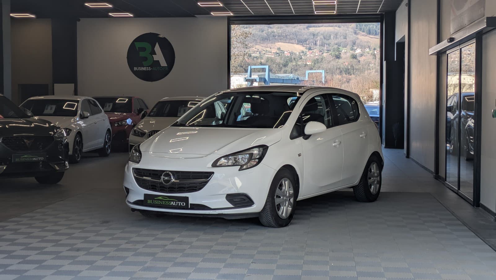OPEL CORSA 1.4 90cv Edition / Attelage / Clim / Régulateur / Crit'Air 1