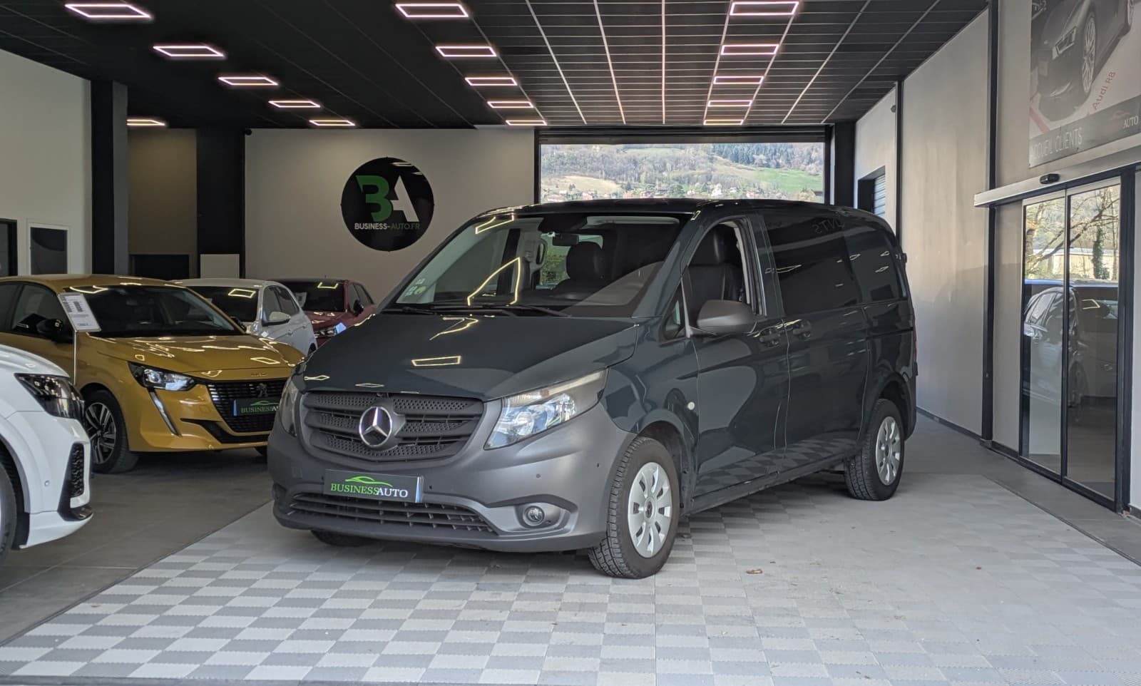 MERCEDES VITO FOURGON 109cv CDI COMPACT SELECT/ Caméra de recul / Kit mains libres Bluetooth