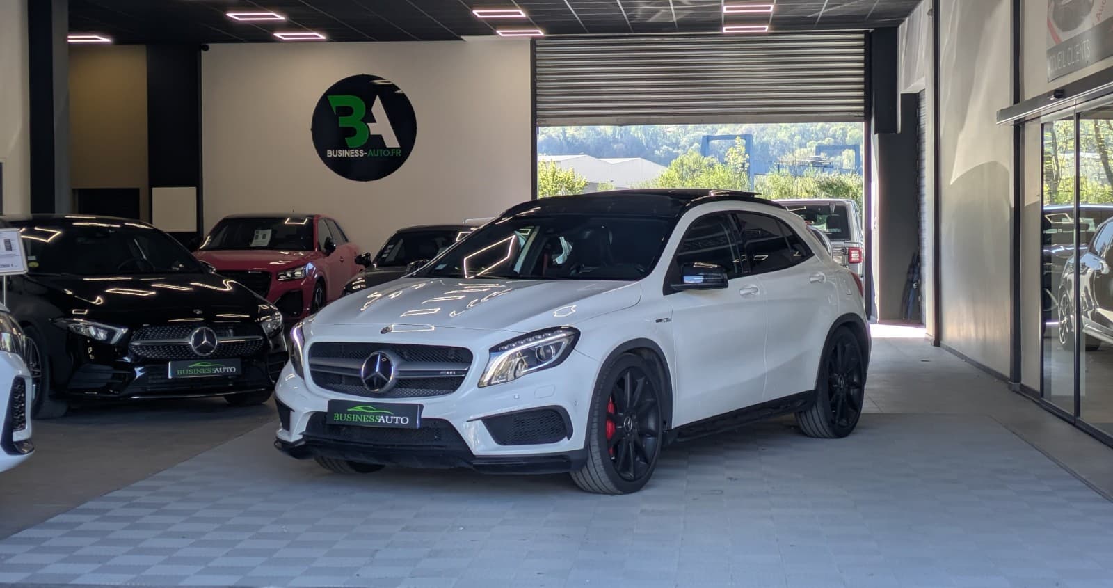 MERCEDES CLASSE GLA 45 AMG 4-Matic SPEEDSHIFT 360cv AMG / Carbone / Recaro / Toit Ouvrant / Harman Kardon
