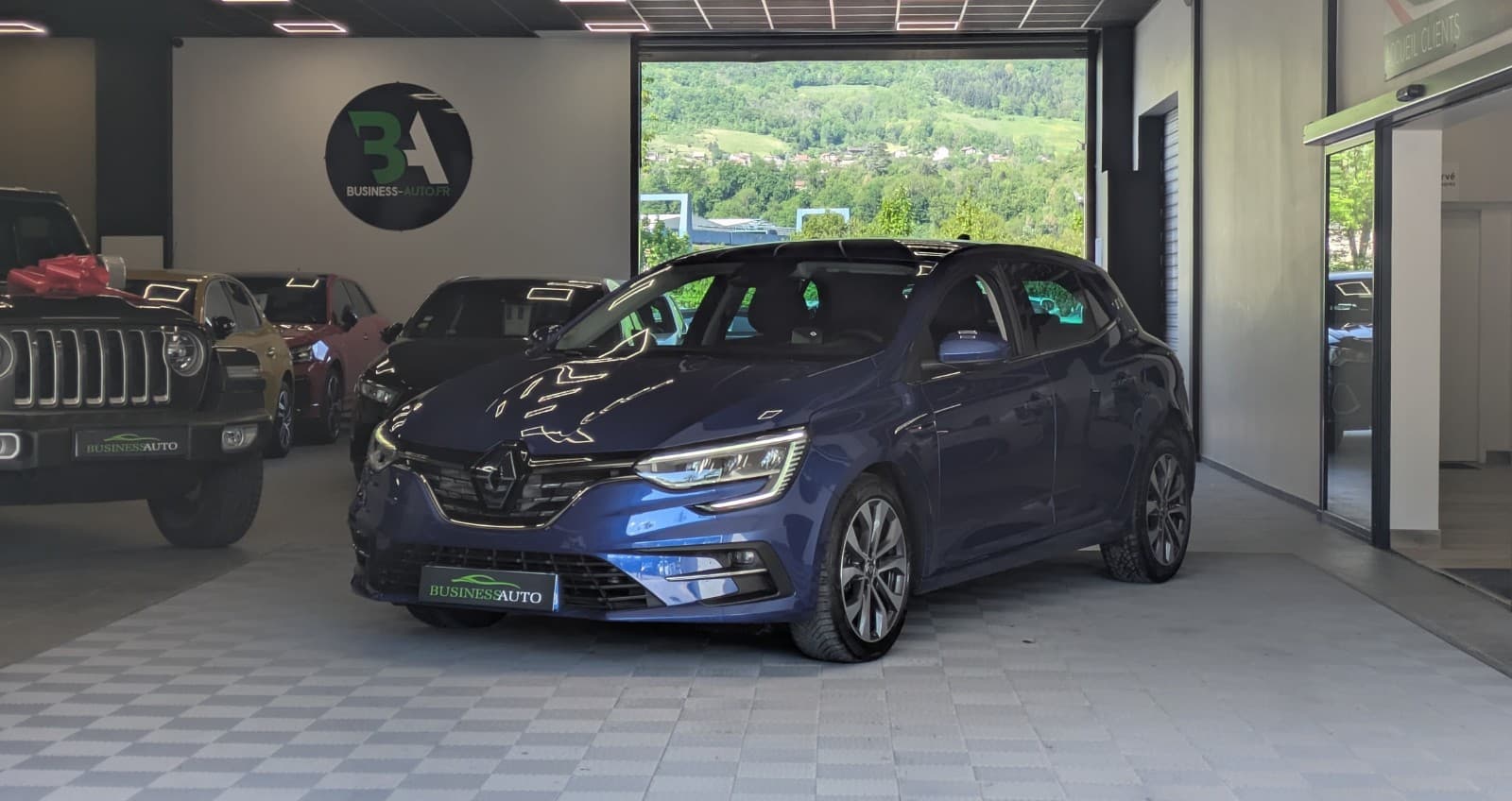 RENAULT MEGANE IV BERLINE Blue dCi 115cv EDC - 21N Intens / GPS / Multi-Sense / Bluetooth / Caméra de recul