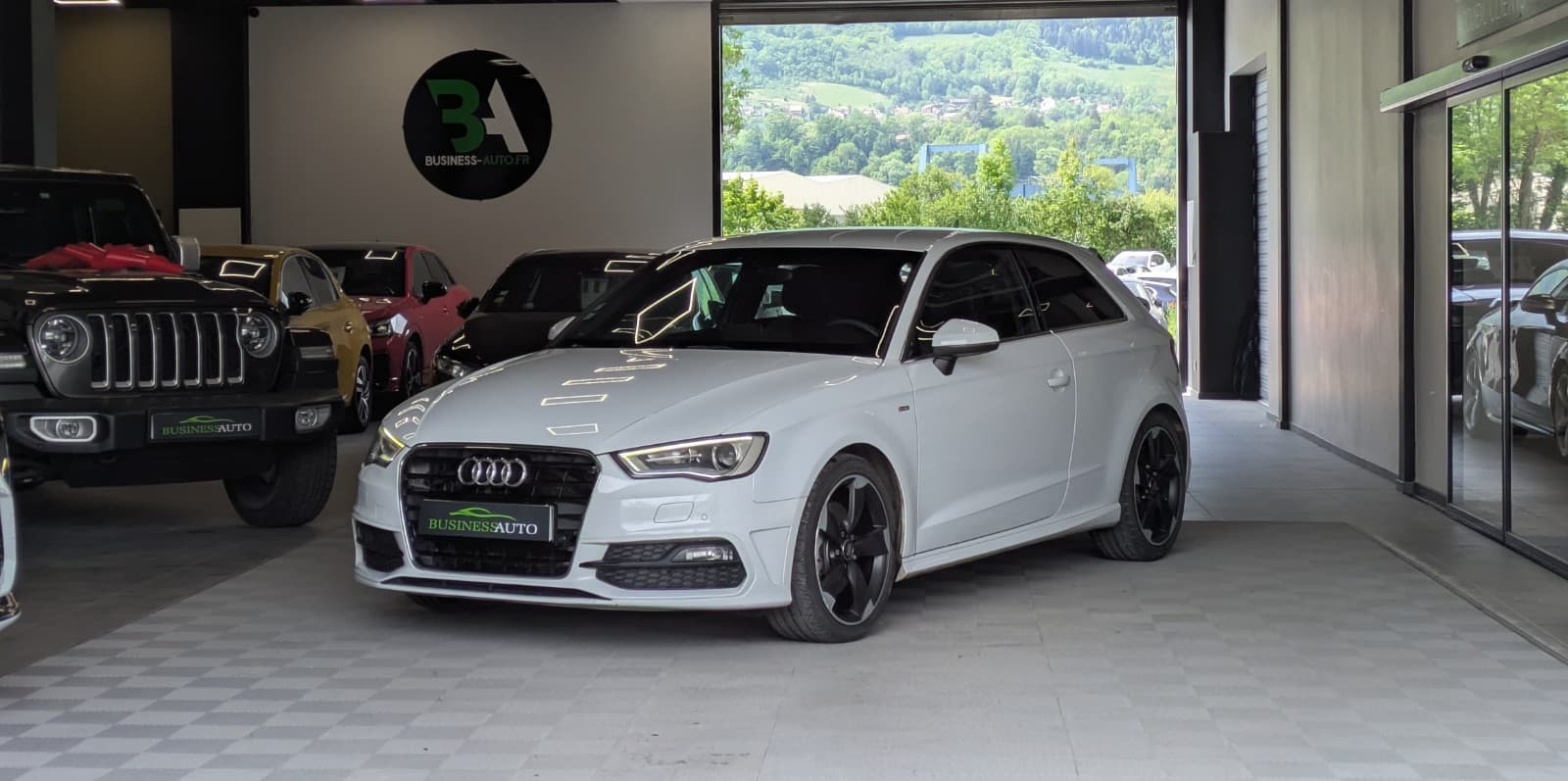 AUDI A3 2.0 TDI 184cv S Line / GPS / Drive Select / Bluetooth