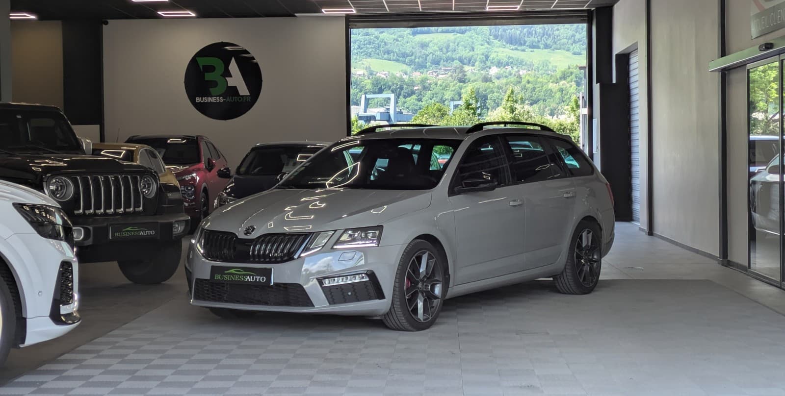 SKODA OCTAVIA COMBI 2.0 TDI 184cv SCR DSG7 4x4 RS / Caméra de recul / GPS / CarPlay / Drive Select