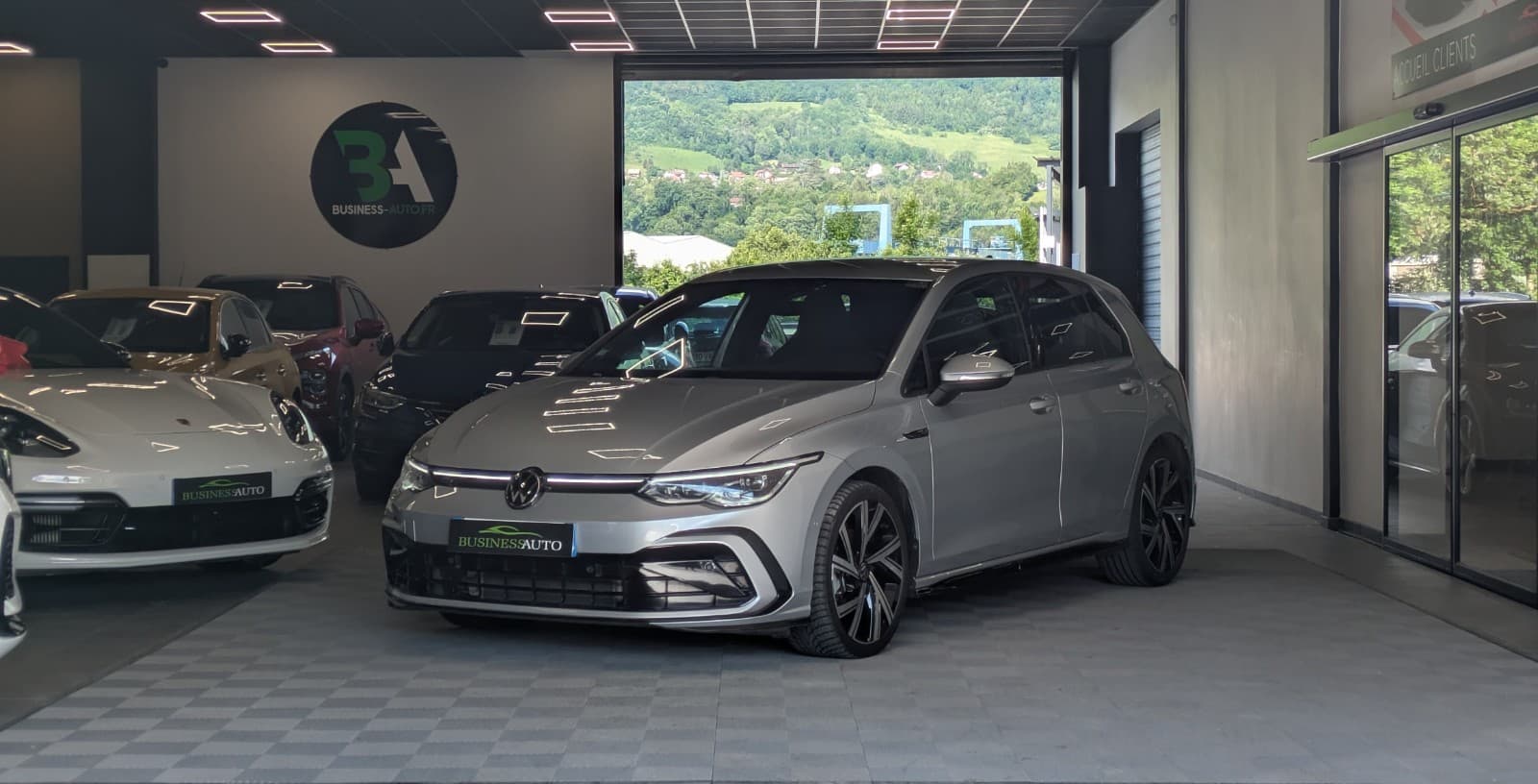 VOLKSWAGEN GOLF 2.0 TDI SCR 150cv DSG7 R-Line / CarPlay / Caméra de recul / GPS / Select Drive