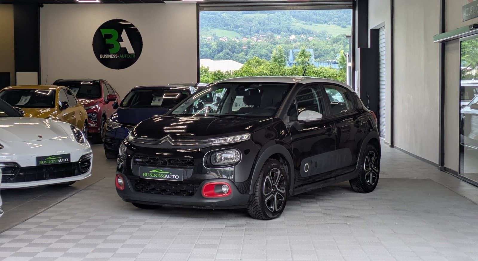 CITROEN C3 PureTech 82cv Feel / CarPlay / GPS / Aide au Stationnement