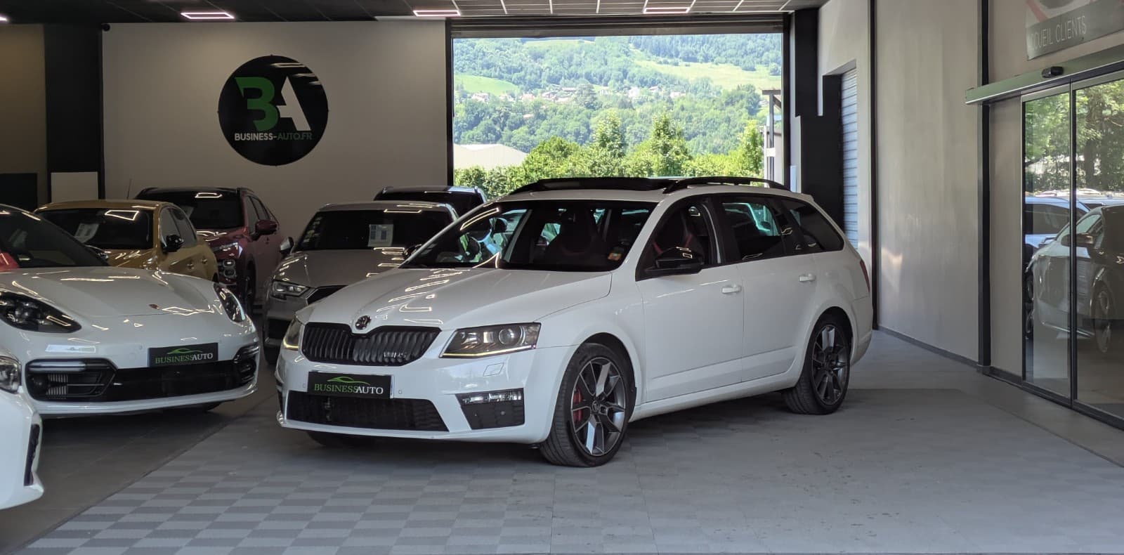 SKODA OCTAVIA COMBI 2.0 TDI 184cv CR DSG6 RS / Toit Ouvrant / GPS / Select Drive