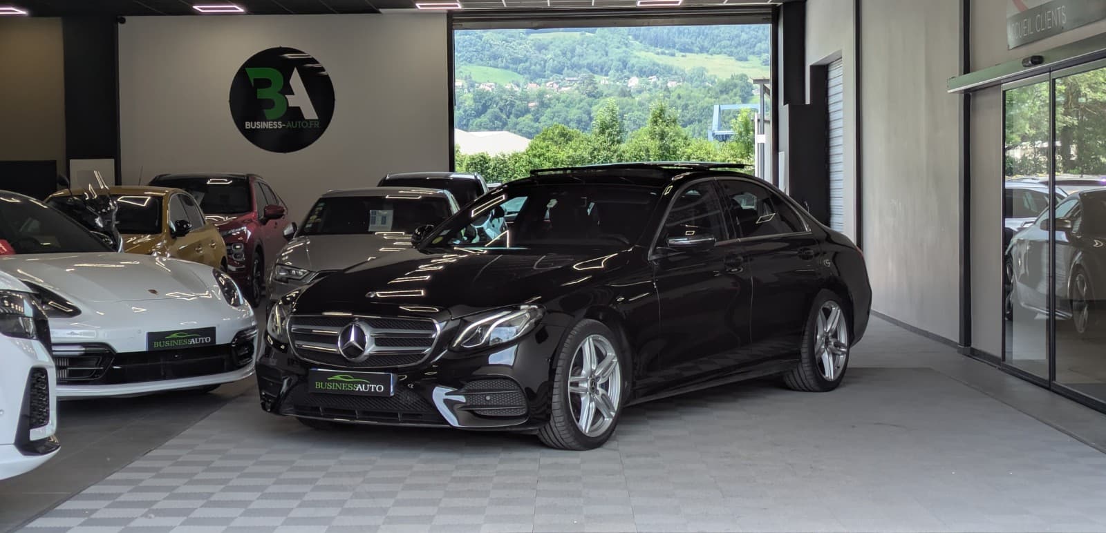 MERCEDES CLASSE E 220 d 194cv 9G-Tronic AMG Line / Toit Ouvrant / Camera 360 / Dynamic Select