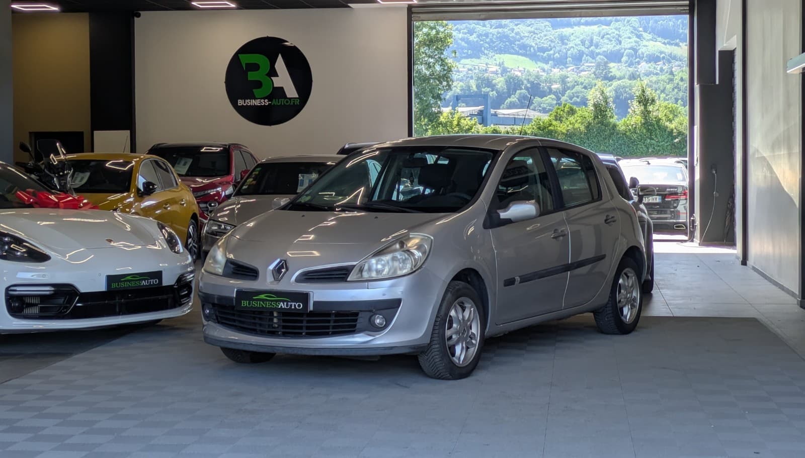 RENAULT CLIO III 1.2 16V 75 Expression