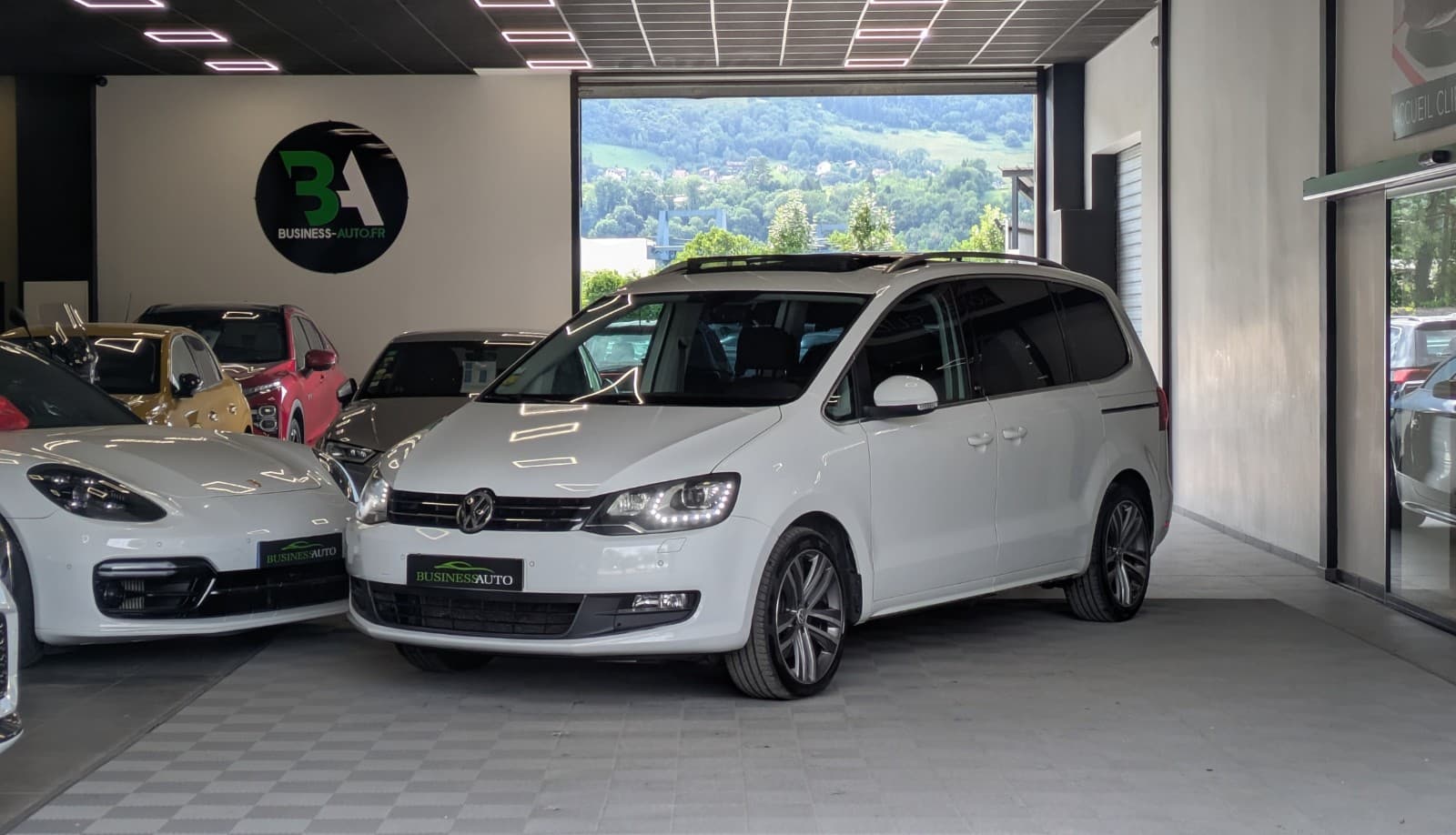 VOLKSWAGEN SHARAN 2.0 TDI 150cv BMT DSG 6 Confortline / 7 Places / Toit Ouvrant / CarPlay / GPS