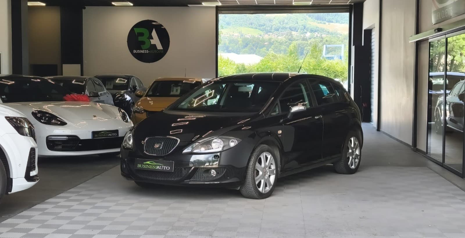 SEAT LEON 2.0 TDI 140cv Stylance DSG / Cuir / Sièges Chauffants