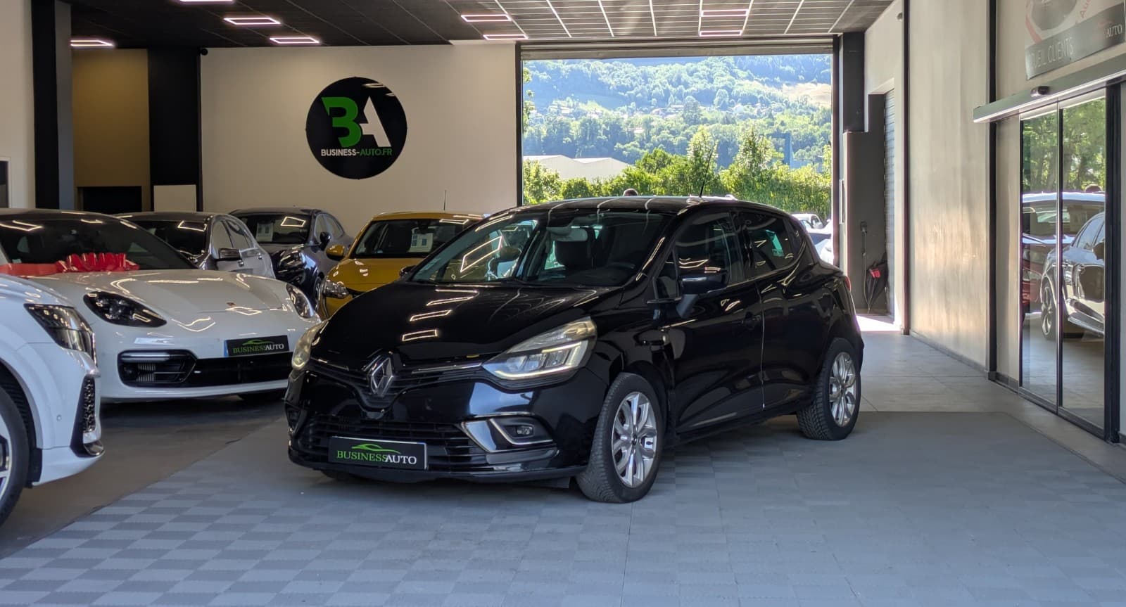 RENAULT CLIO IV TCe 90cv Energy Intens / GPS / Clim Auto / Bluetooth / Crit'Air 1