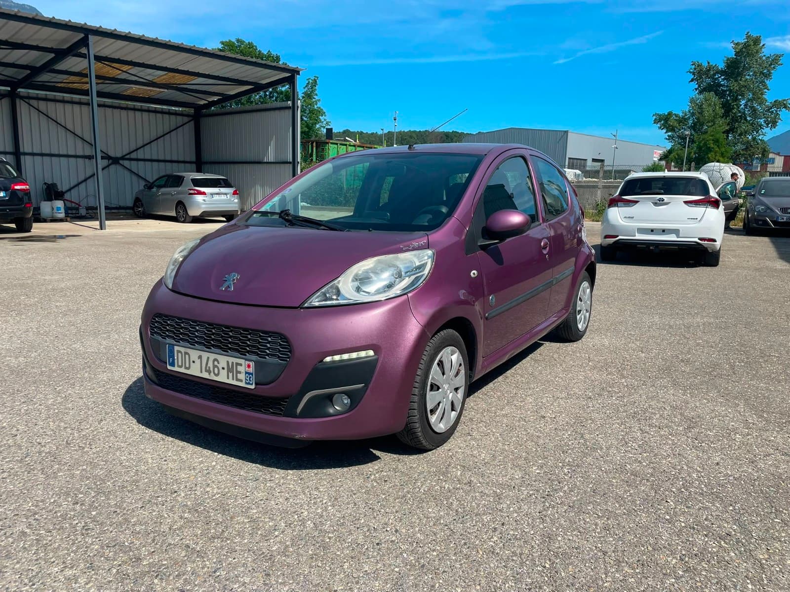 PEUGEOT 107 1.0e 12V 68ch BLUE LION Envy Nav