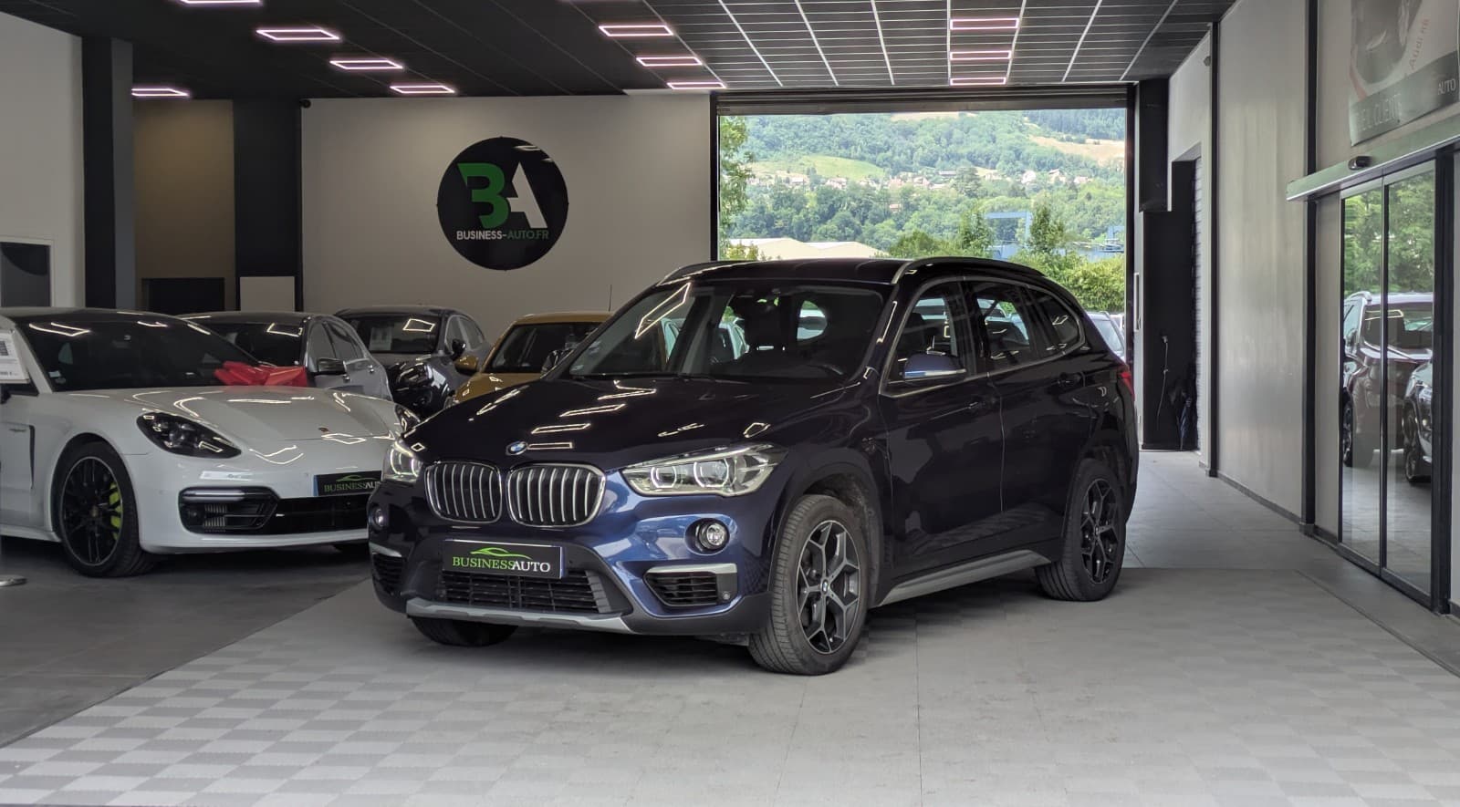 BMW X1 F48 LCI sDrive 18i 140cv xLine / Sièges Chauffants / GPS / Camera