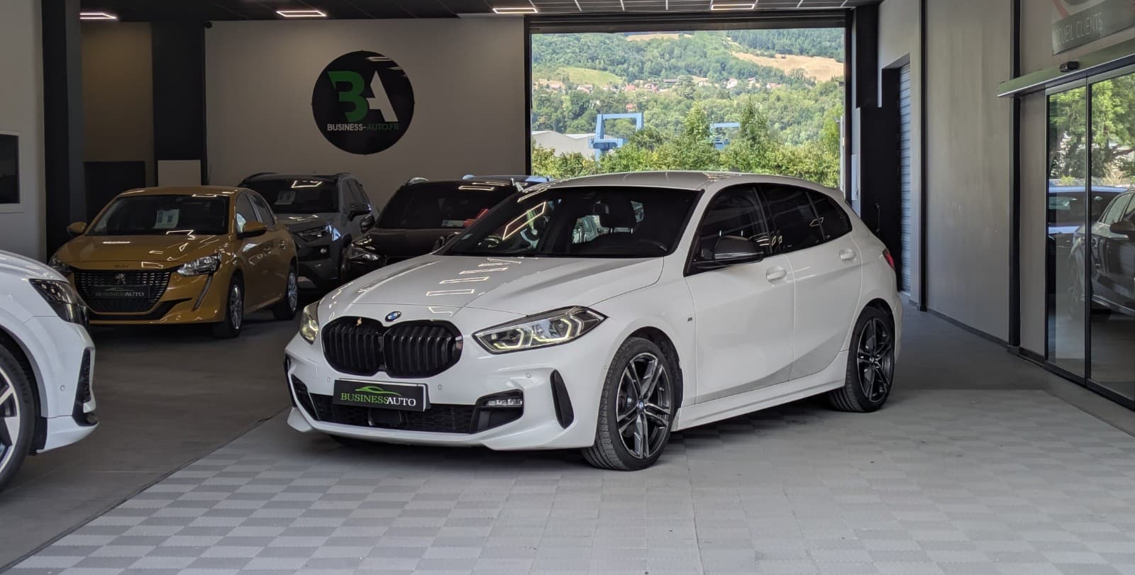 BMW SERIE 1 F40 118d 150cv BVA8 M Sport / Affichage Tete Haute / CarPlay / Camera