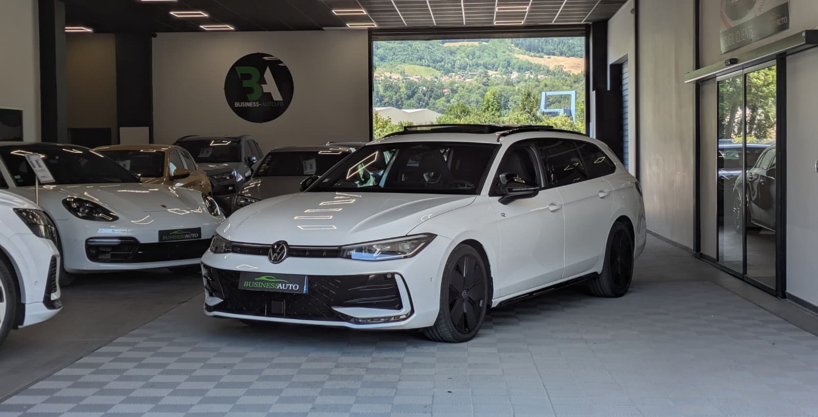 VOLKSWAGEN PASSAT SW 2.0 TDI 150cv DSG7 R-Line / Toit Ouvrant / Harman Kardon / Camera 360 / CarPlay