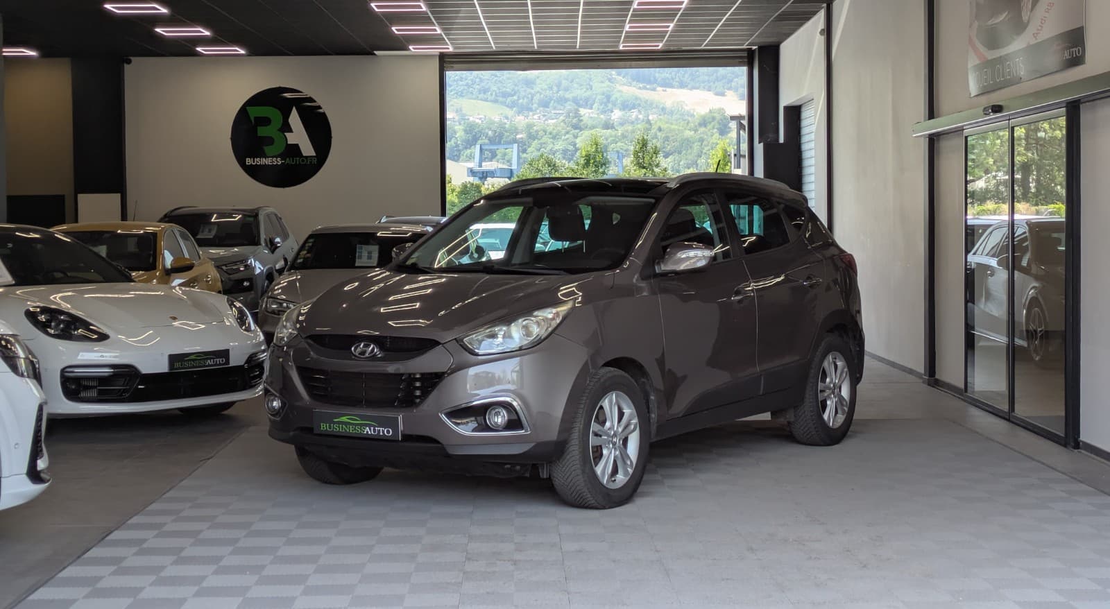 HYUNDAI ix35 2.0 CRDi 136cv 4WD Pack Inventive Limited / Toit Panoramique / GPS / Camera