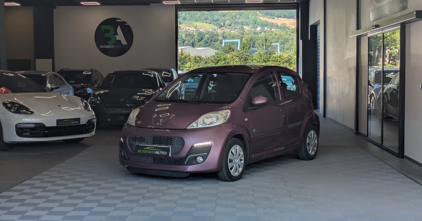 PEUGEOT 107 1.0e 12V 68cv BLUE LION Envy Nav / 5 Portes / Climatisation / Crit'Air 1