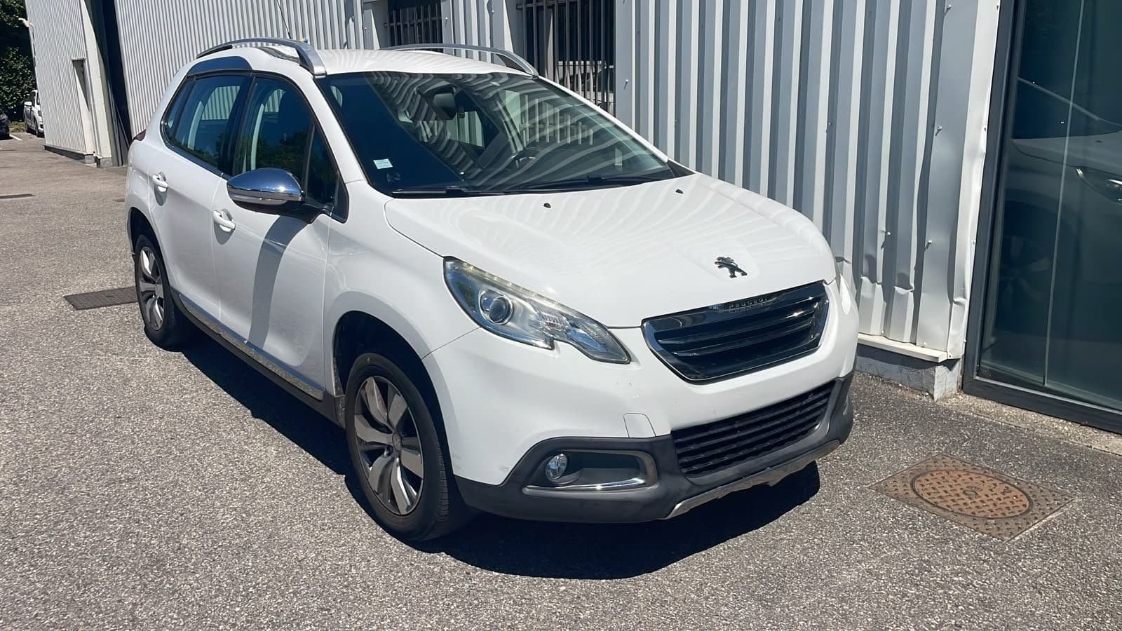 PEUGEOT 2008 1.6 e-HDi 115ch FAP BVM6 Allure