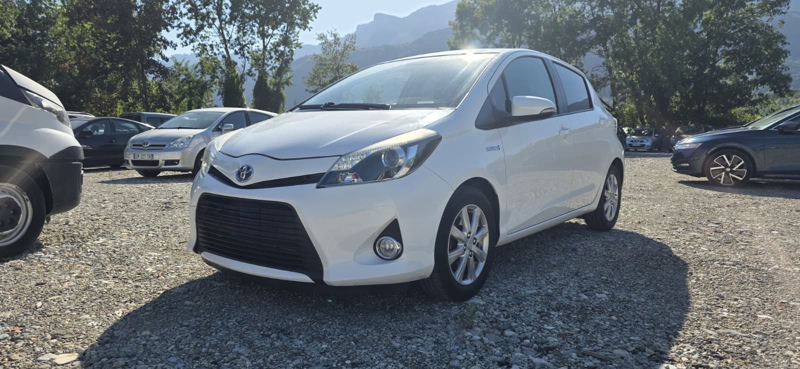 TOYOTA YARIS HYBRIDE 100h Dynamic