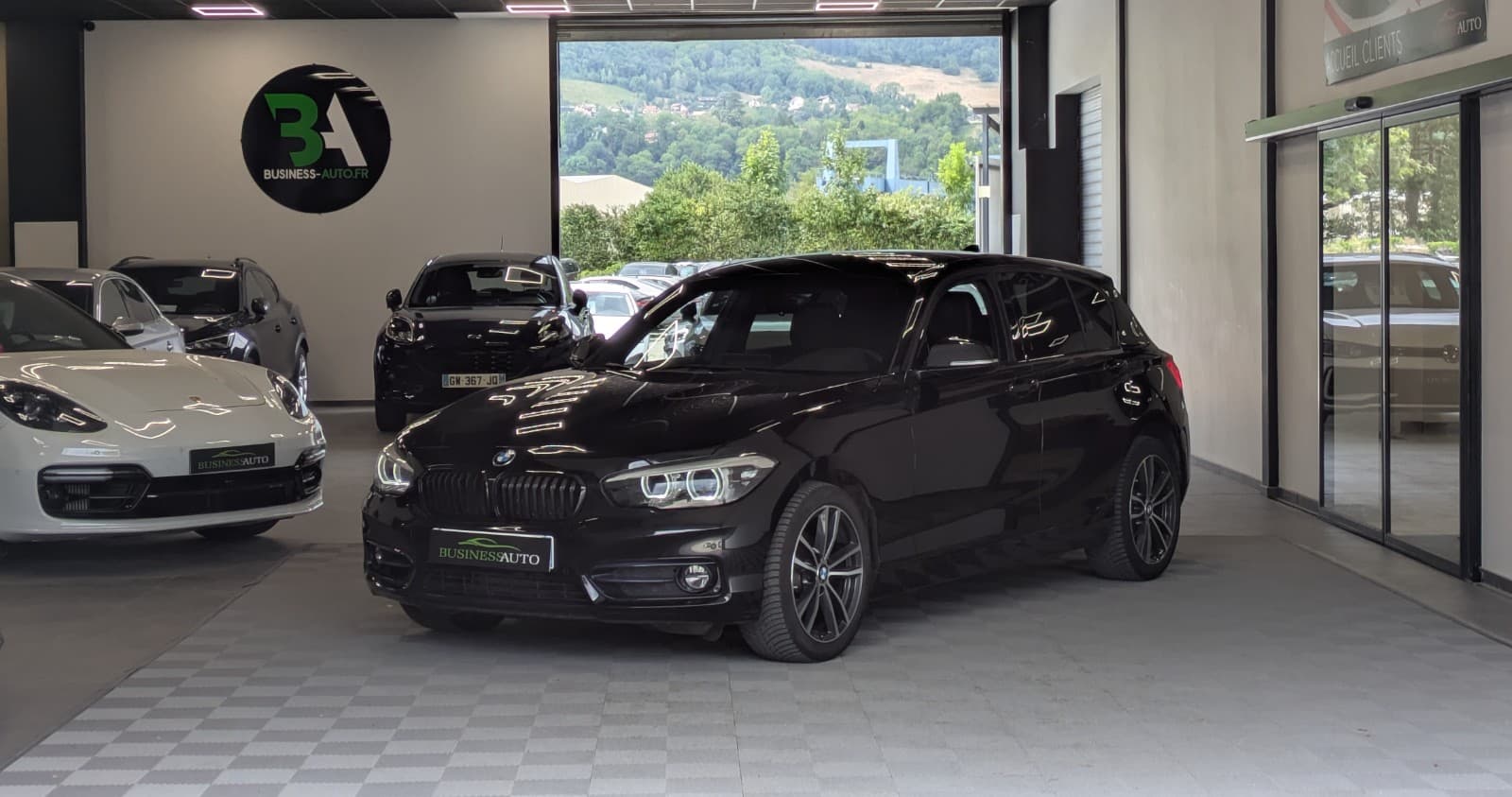 BMW SERIE 1 F20 LCI2 118i 136cv Urban Chic / Grand GPS / Cuir / Radar AV AR / Crit'Air 1