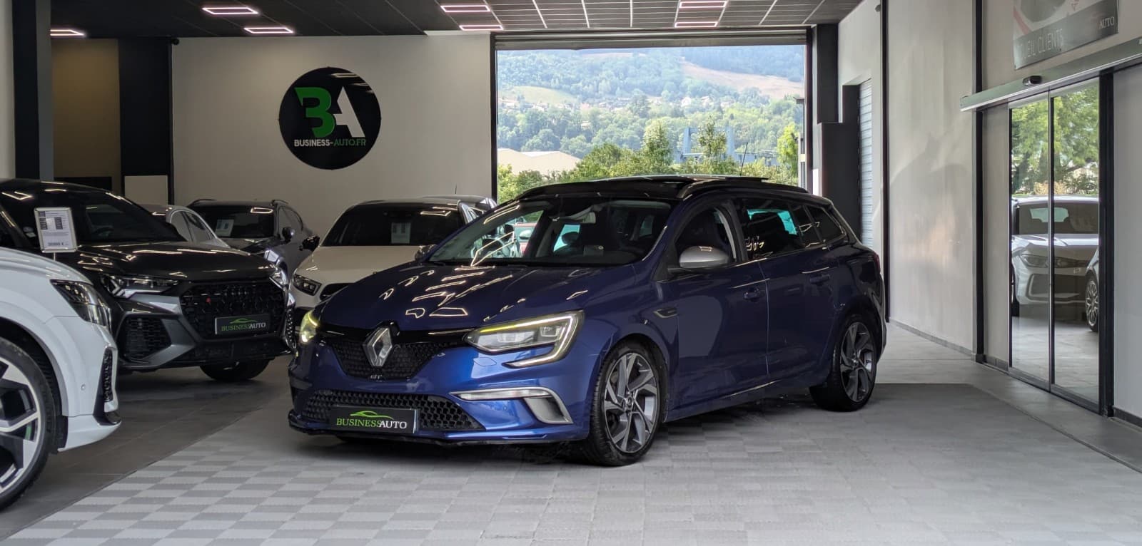 RENAULT MEGANE IV ESTATE dCi 165cv Energy EDC GT / Toit Ouvrant / GPS / Sièges Chauffants
