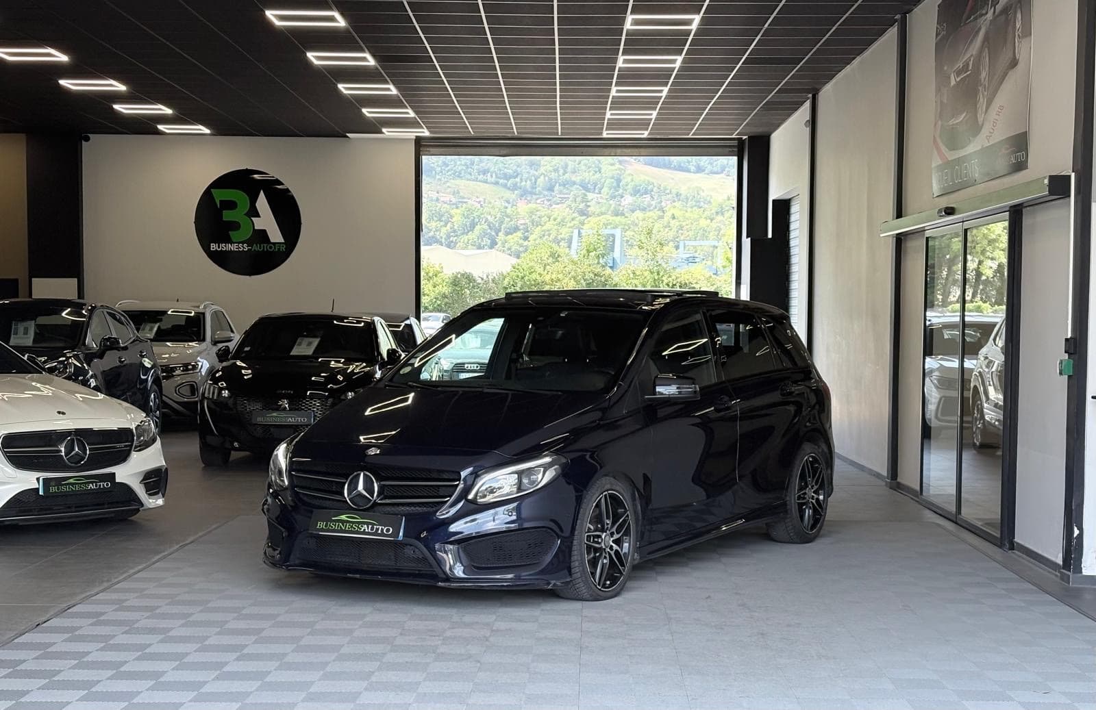 MERCEDES CLASSE B 220d 177cv 7-G DCT Fascination / Pack AMG / Toit Ouvrant / GPS