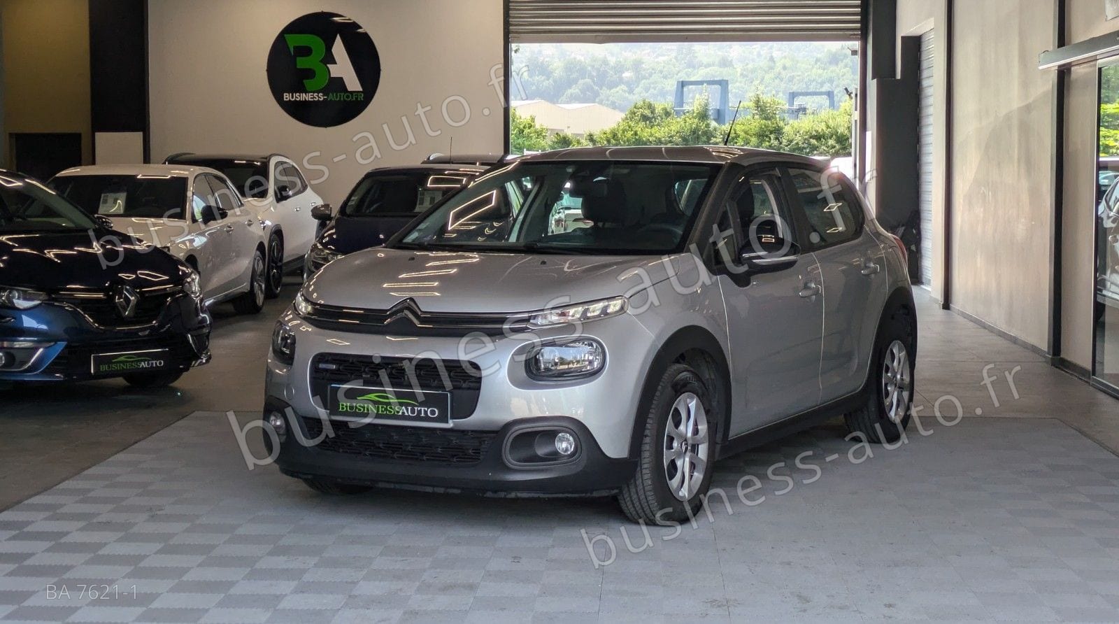 CITROEN C3 ESSENCE 82cv Live / 5 Portes / Attelage / Crit'Air 1