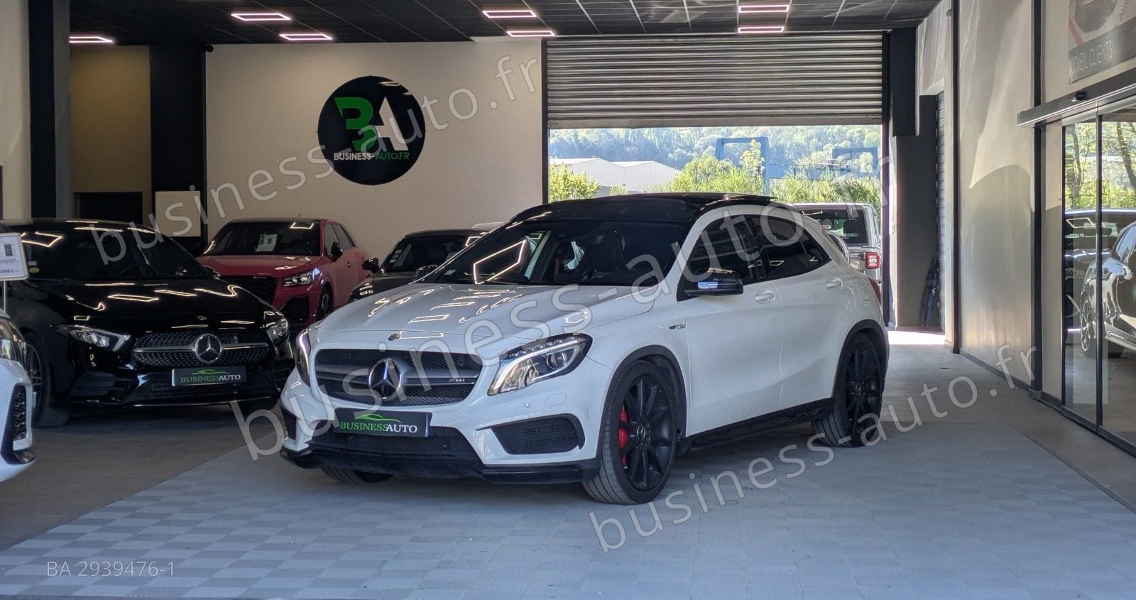 MERCEDES CLASSE GLA 45 AMG 4-Matic SPEEDSHIFT 360cv AMG / Carbone / Recaro / Toit Ouvrant / Harman Kardon