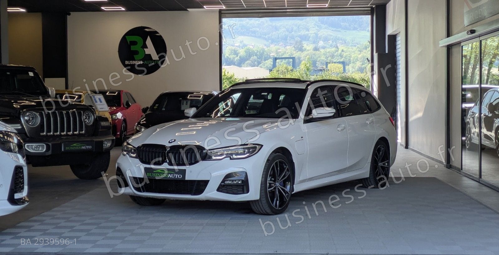 BMW SERIE 3 TOURING G21 330e xDrive 292cv BVA8 M Sport / GPS / Caméra de recul / CarPlay