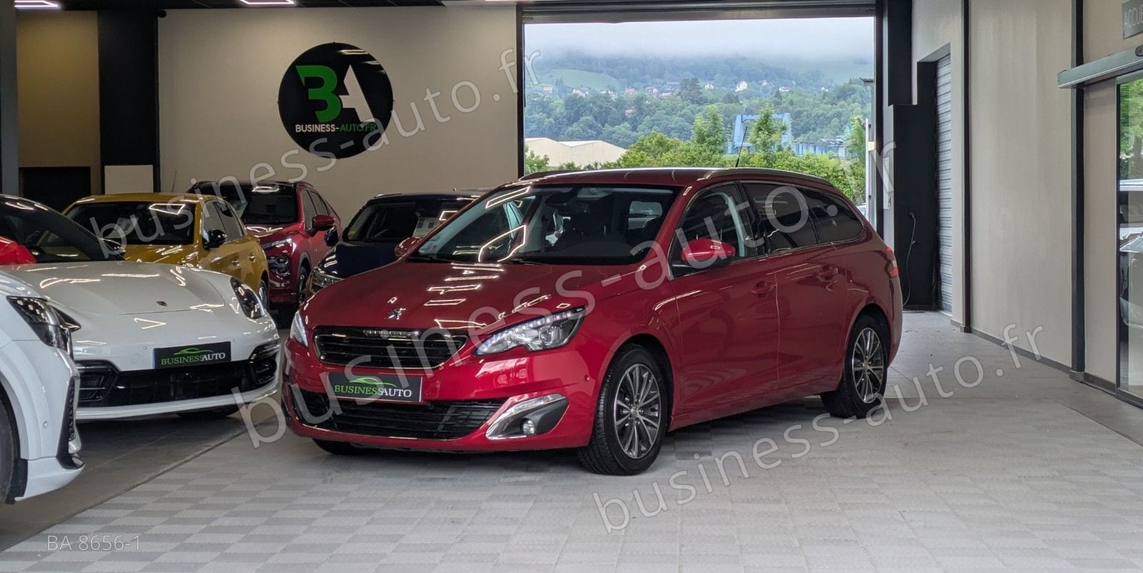 PEUGEOT 308 1.2i 130cv S&S BVM6 Allure / GPS / Caméra de recul / Bluetooth