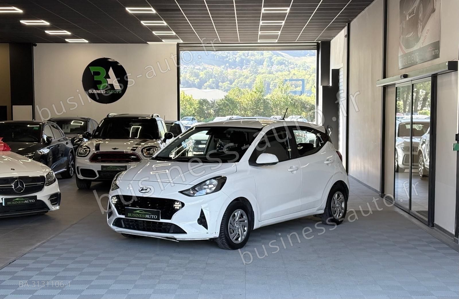 HYUNDAI i10 1.0 66CV BVM5 Initia / 5 Portes / Bluetooth / Détecteur Lignes Blanches